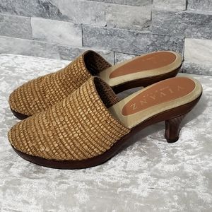 Vivanz Taupe Heel Clogs